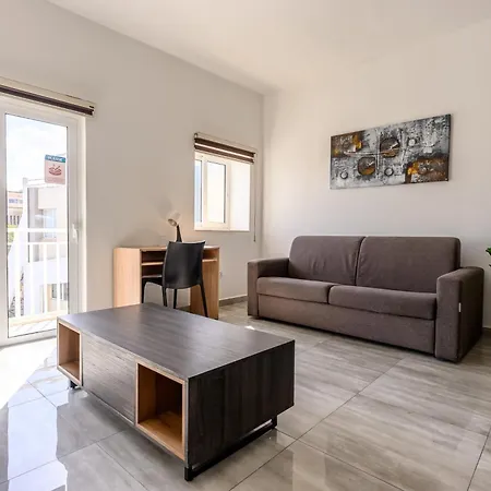 F11 2, Private Two Single Beds Shared Bathroom In Shared Flat