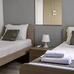 F11 2, Private Two Single Beds Shared Bathroom In Shared Flat Alloggio in famiglia