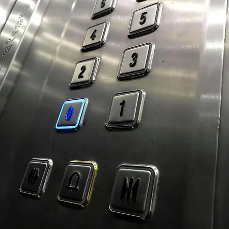 F11 2, Private Two Single Beds Shared Bathroom In Shared Flat Msida