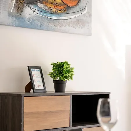 בית אירוח F11 2, Private Two Single Beds Shared Bathroom In Shared Flat מסידה