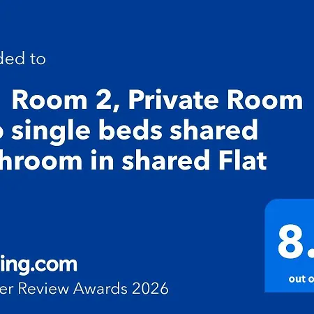 בית אירוח F11 2, Private Two Single Beds Shared Bathroom In Shared Flat *