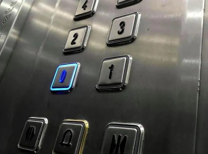 F11 2, Private Two Single Beds Shared Bathroom In Shared Flat Msida