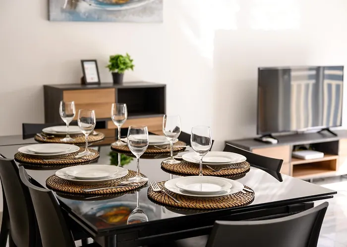 F11 2, Private Two Single Beds Shared Bathroom In Shared Flat * Msida