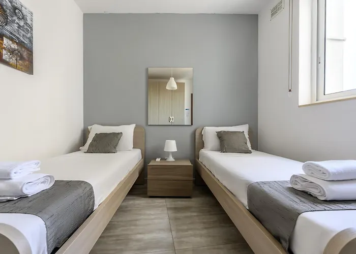 Habitación en casa particular F11 2, Private Two Single Beds Shared Bathroom In Shared Flat